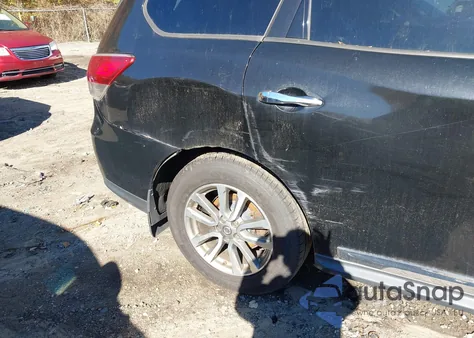 2014 Nissan Pathfinder Sl z USA, uszkodzony, nr VIN 5N1AR2MM0EC608962